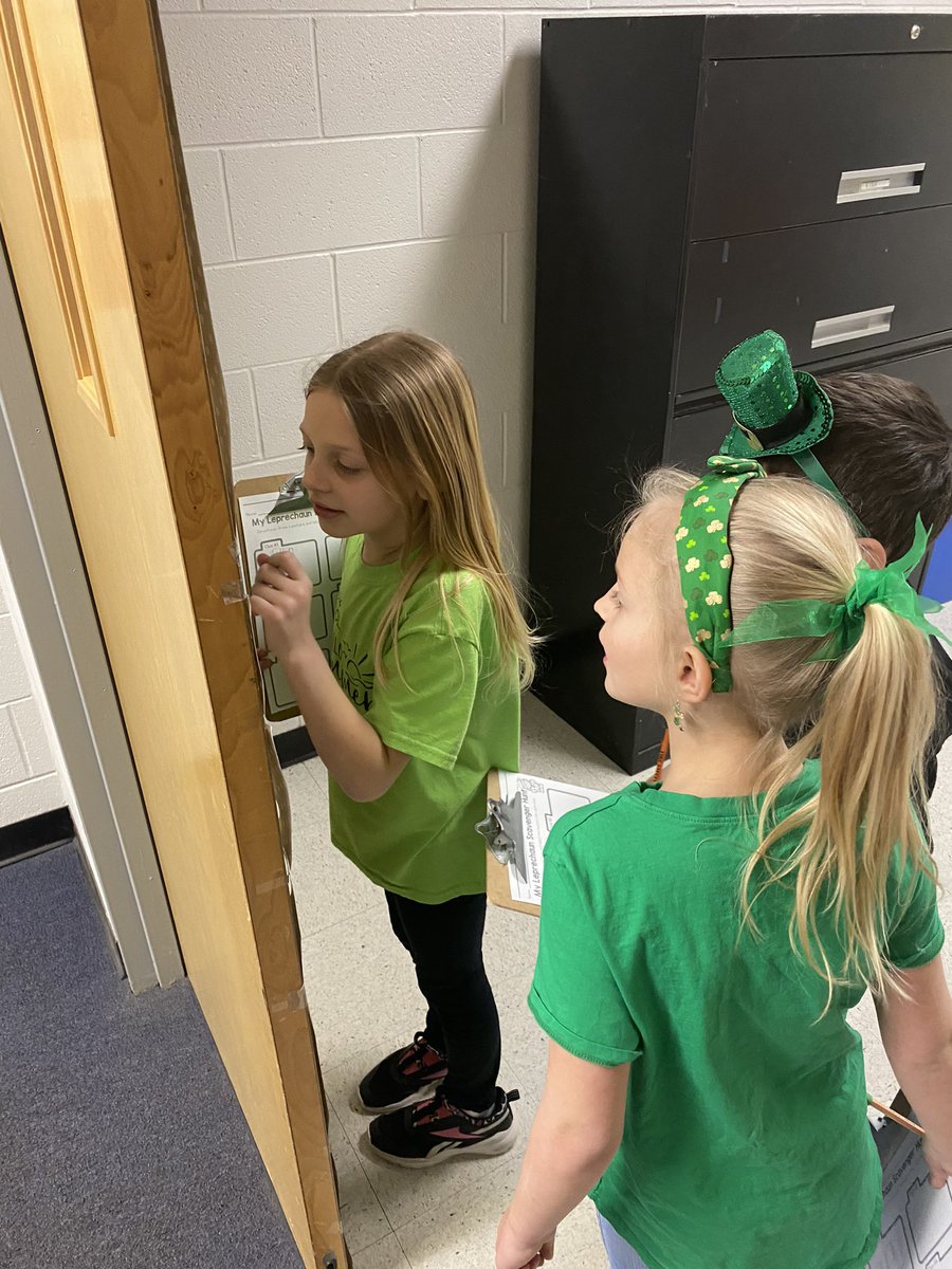 nen_trickel's tweet photo. I 💙 Small Schools! I got to see several visitors searching for a tricky Leprechaun today. @NEN2ndgrade https://t.co/5SyJEw4jd0