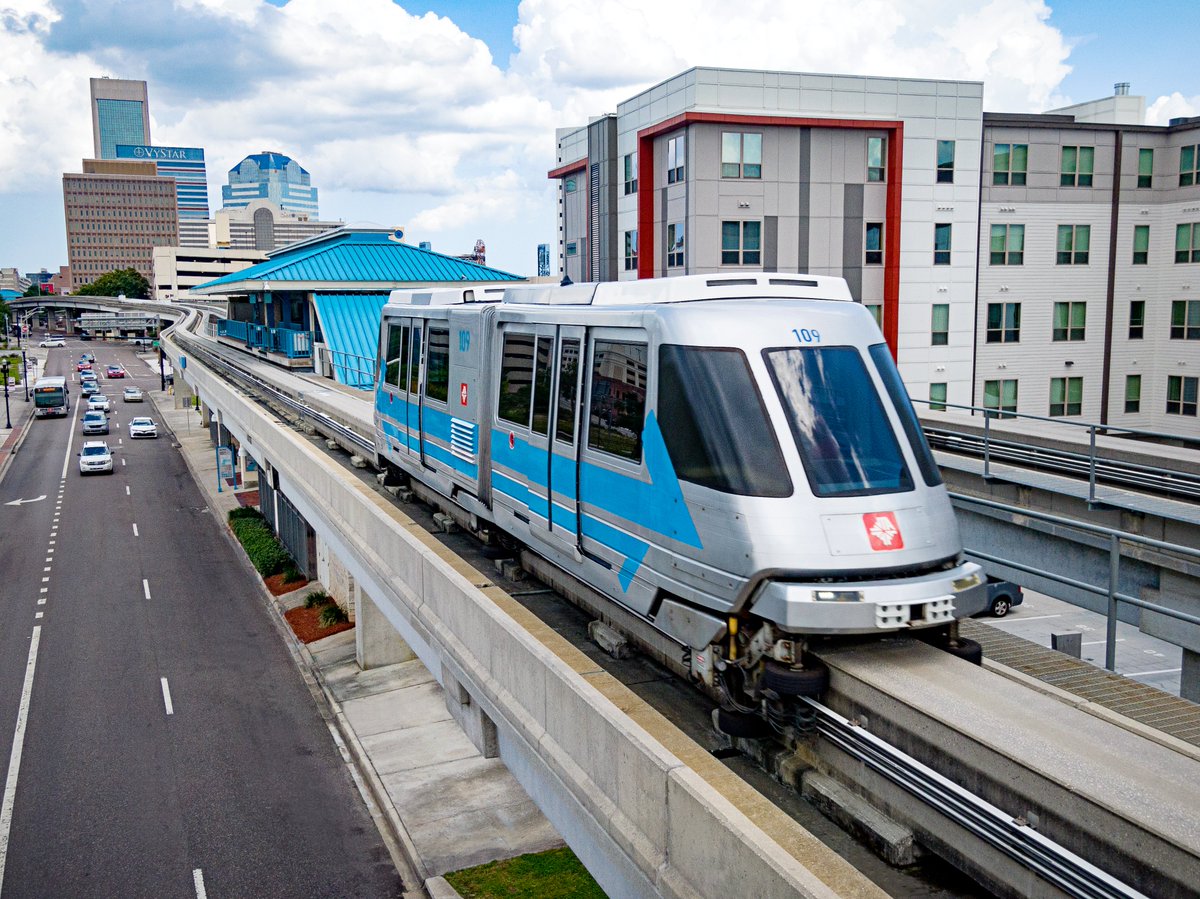 JTAFLA's tweet photo. ⚠ WEEKEND SKYWAY HOURS ⚠

The JTA Skyway will run tomorrow (March 18) for 
@CollectiveConFL
 at the Prime F. Osborn III Convention Center, adjacent to the JRTC. 

Trains will run from all stations between 10 am and 6 pm. All rides will be complimentary. 

#jtafla #transitworks https://t.co/0aUNGwUDPr