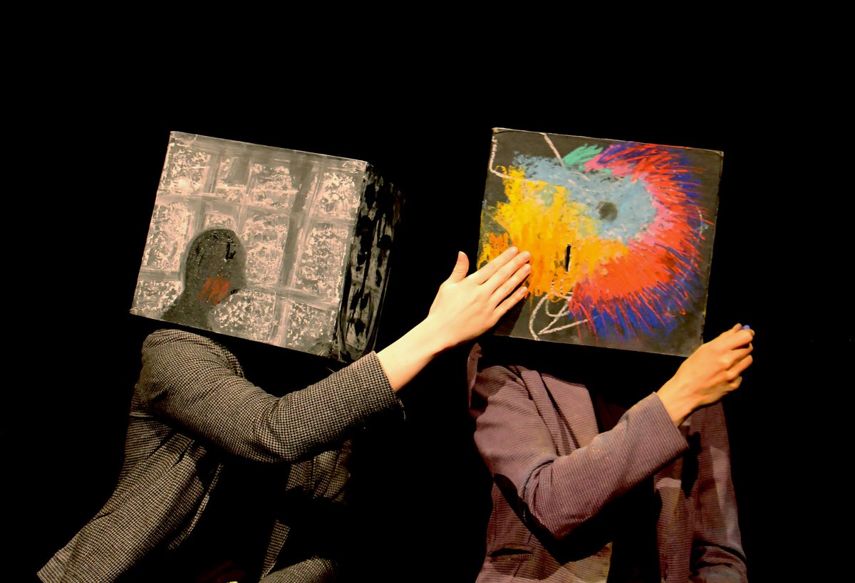 Gadagne_mam_mhl's tweet photo. 😍Demain le TNG sera au #MAMLyon avec le spectacle "Les petites géométries" de la cie Juscomama.
Drôle et inventif, un duo muet ouvre la porte aux imaginaires en dialoguant par le corps et le dessin, sur 2 cubes d’ardoise en guise de têtes.
Dès 3 ans.
➡ https://t.co/OCz02ouIqc https://t.co/lylQpitl3I