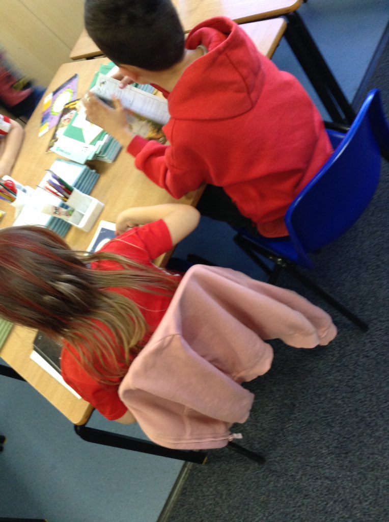 latimerprimary's tweet photo. #ClassKB and #ClassCB are looking rather red together fo reading no buddy time! #LatimerLOVESreading https://t.co/tfNce0oWct