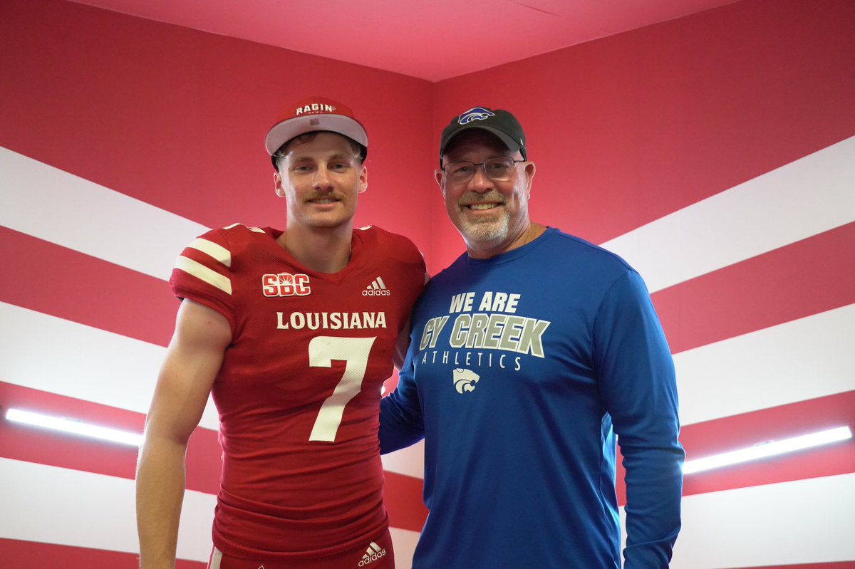 BradJacksonUS's tweet photo. Thank you @RaginCajunsFB for a great unofficial visit! Loved the hospitality and hope to get back up in Lafayette! @CoachMGiuliani @michaeldes1 @CYCREEKFBALL17 @ASCENSION_AM #GeauxCajuns #cULture https://t.co/3R7Owv96HH