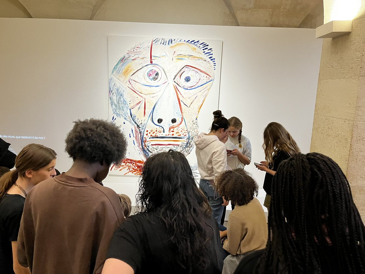 GauchotLaurent's tweet photo. 🔴Phase1 du projet #EAC @RosaCollege.
«Le portrait photographique» 
En partenariat avec la   @MaisonDoisneau @LavoirNumerique et la capsule au Bourget.
Aujourd’hui!  
Visite du musée Picasso, pour se confronter aux œuvres, dans ses dimensions, le lieux d’exposition.
(À suivre…) https://t.co/Eywvgd0g1g