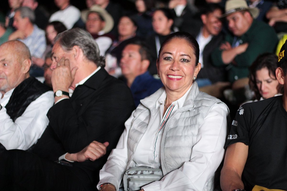 MarthaDelgadoZ's tweet image. Está de vuelta la arrancada ceremonial de la Edición 19 del Rally México en la Explanada de la Alhóndiga de Granaditas.

¡Espectacular!
#RallyMX

#GobiernoMunicipal 
#GuanajuatoCapital 
#PensandoEnGrande