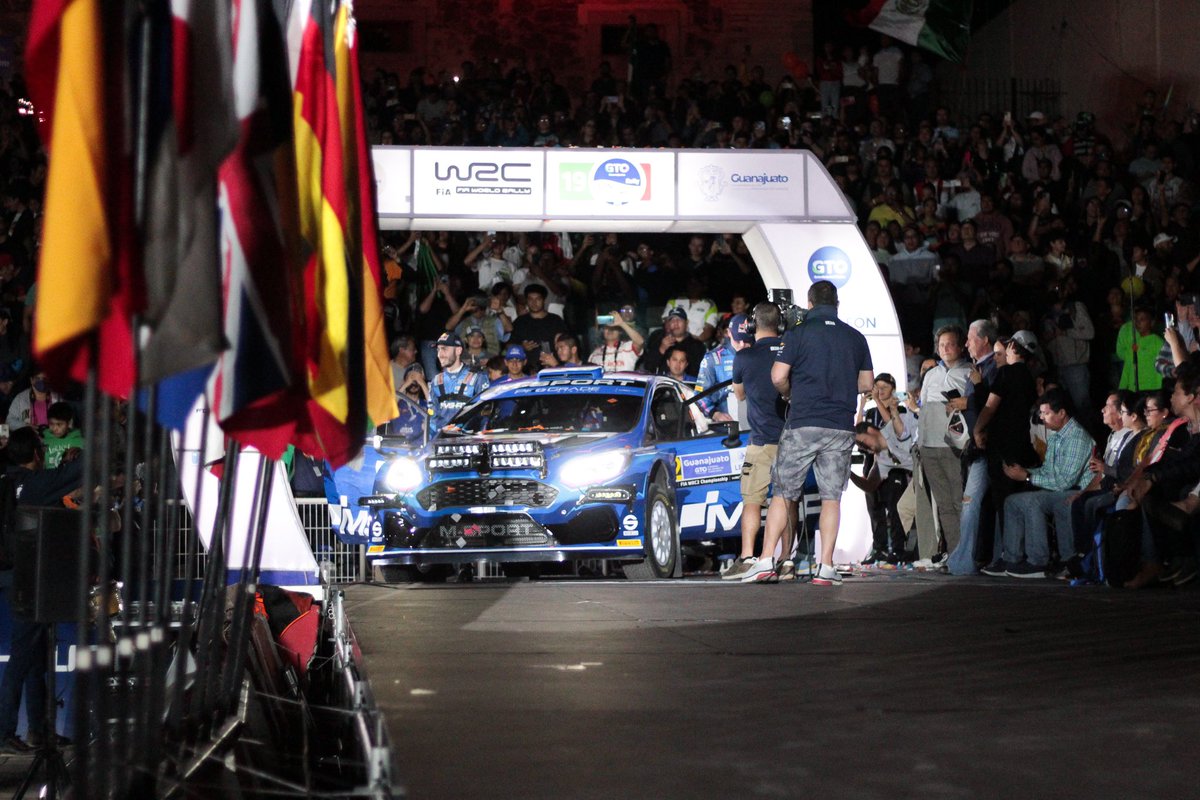 MarthaDelgadoZ's tweet image. Está de vuelta la arrancada ceremonial de la Edición 19 del Rally México en la Explanada de la Alhóndiga de Granaditas.

¡Espectacular!
#RallyMX

#GobiernoMunicipal 
#GuanajuatoCapital 
#PensandoEnGrande