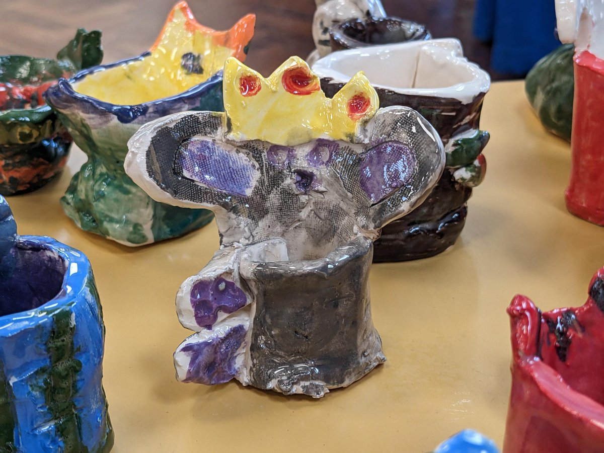 FUNdaysClub's tweet photo. Pen holders complete! Another painted pottery project perfected in our club!
#PotteryClub #claycreations #artsandcrafts #FUNdays #childcare #Bradfordonavon #Wiltshire https://t.co/wUkPwQytKz