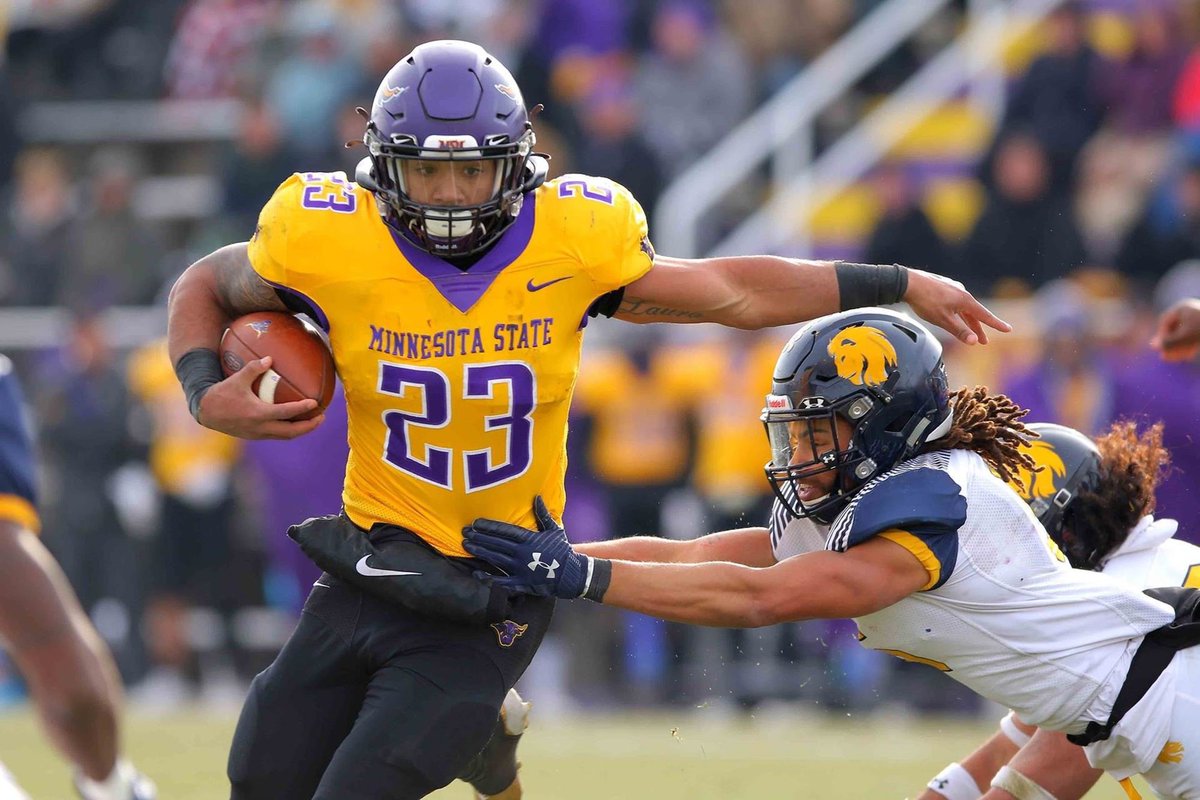 After a great conversation with <a href="/CoachJackson32/">Lavell Jackson</a>, I’m blessed and honored to receive an offer from Minnesota State University!!
<a href="/RedHawkFB/">Marist Football</a> <a href="/EDGYTIM/">Timothy “EDGYTIM” OHalloran</a> <a href="/MinnStFootball/">Minnesota State Football</a> @Rivals_Clint <a href="/DeepDishFB/">DEEP DISH FOOTBALL</a> <a href="/LemmingReport/">Tom Lemming</a> <a href="/AllenTrieu/">Allen Trieu</a>