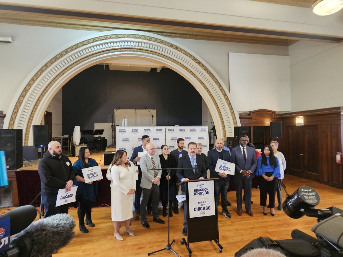 The whole progressive family is united with <a href="/Brandon4Chicago/">Brandon Johnson</a>! #UnidosConBrandon 

Let's elect a committed progressive and stop Republican Paul Vallas from becoming Mayor of Chicago! ✊🏼