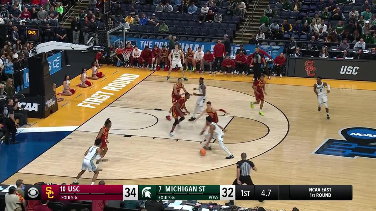 NCAA March Madness on Twitter: "Michigan State beats the buzzer and it's  all tied up heading into the break 👀 #MarchMadness  https://t.co/FigdixQ4ro" / Twitter