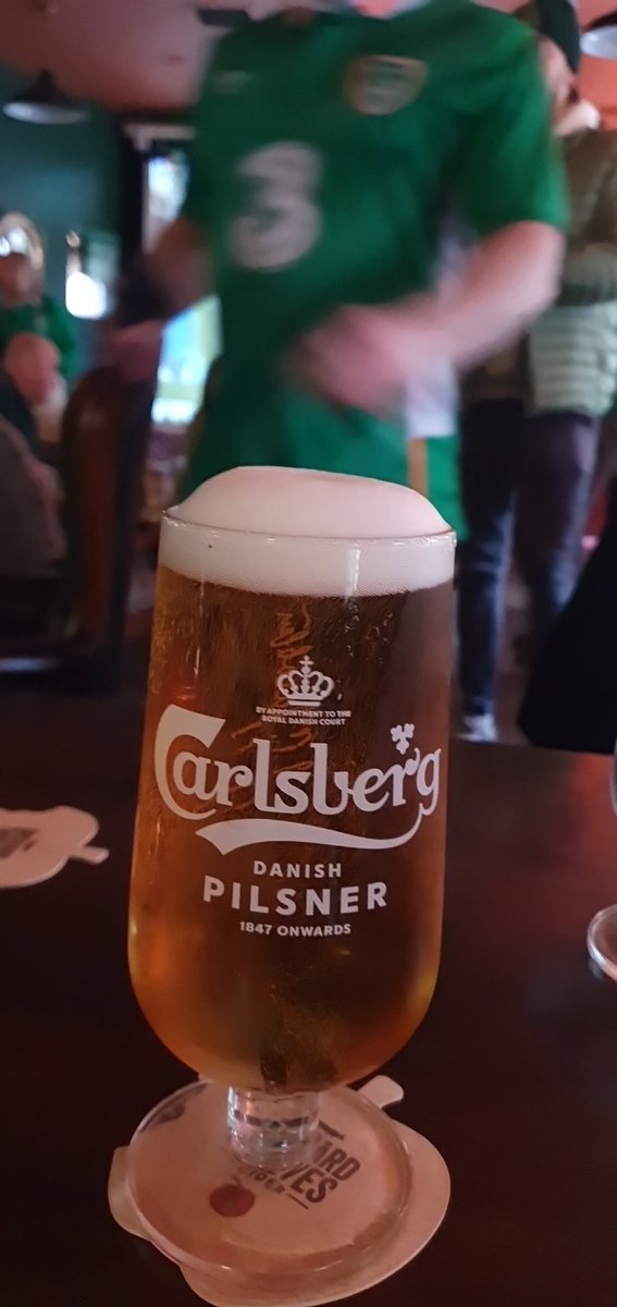 Susconroy02's tweet photo. @LedleyKing Loving the socks cheers from Derry 🍀🍻🇮🇪 https://t.co/1ha9dbHll3