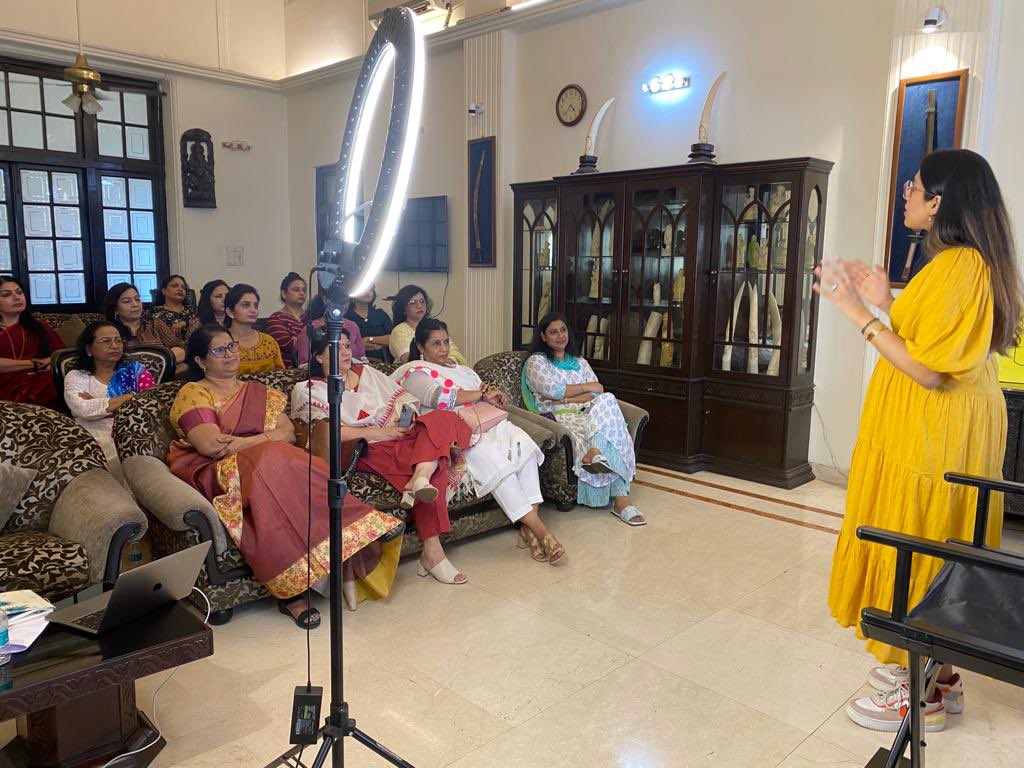 IrslaMumbai's tweet photo. IRSLA Mumbai organised a fun filled and informative Makeup Workshop for its members as part of their Women’s Day celebration and providing platform for our in-house talent. The workshop titled ‘Everyday You’, was presented by RitikaCheema, a HMUA by profession. https://t.co/la0wfk13l4