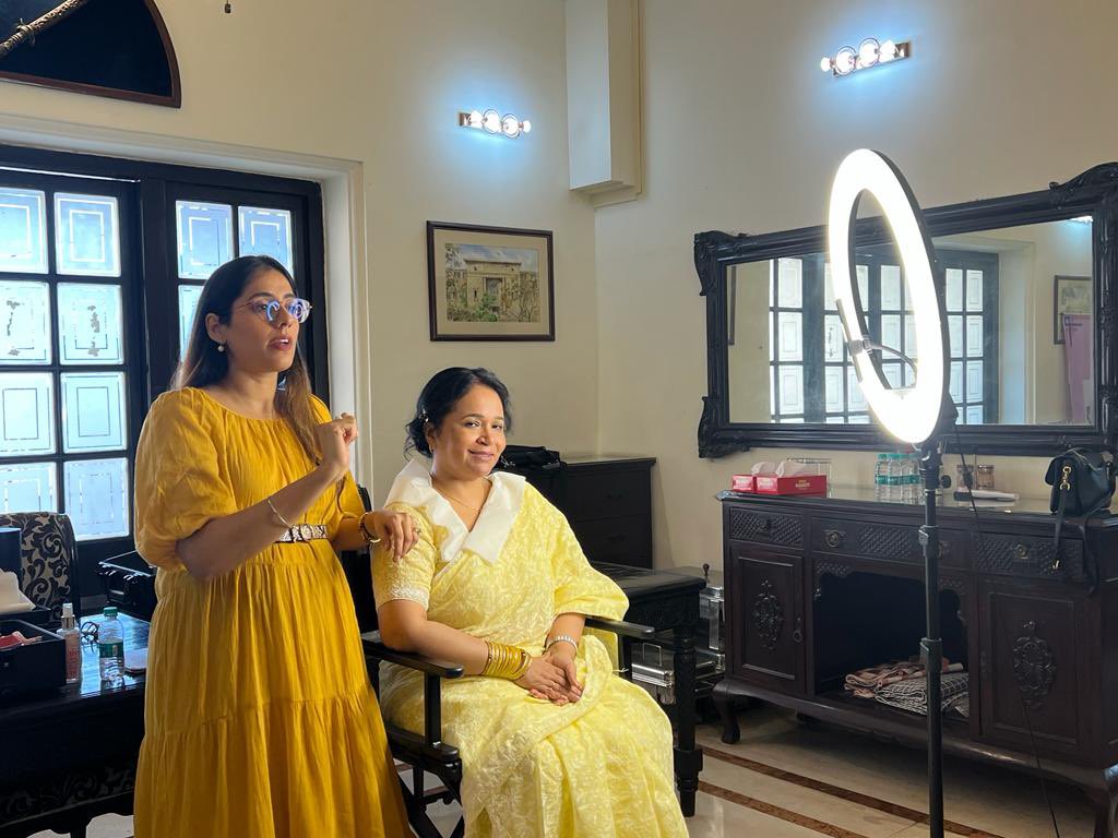 IrslaMumbai's tweet photo. IRSLA Mumbai organised a fun filled and informative Makeup Workshop for its members as part of their Women’s Day celebration and providing platform for our in-house talent. The workshop titled ‘Everyday You’, was presented by RitikaCheema, a HMUA by profession. https://t.co/la0wfk13l4