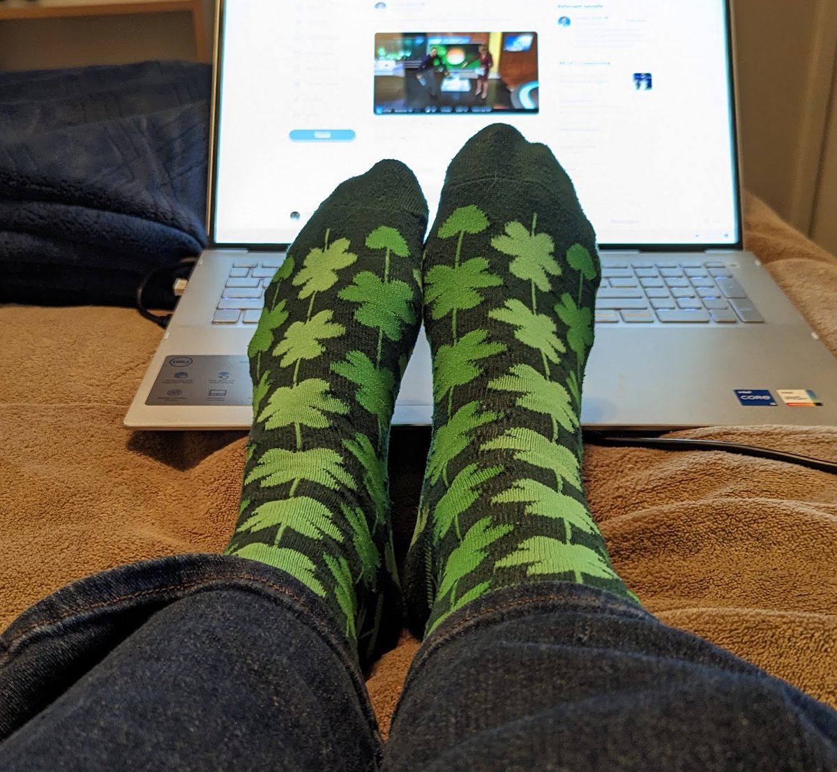 slichtenberg's tweet photo. @JordanSteele Looks like it's a green sock kind of day! #StPattysDay https://t.co/J0jwMAVtjI