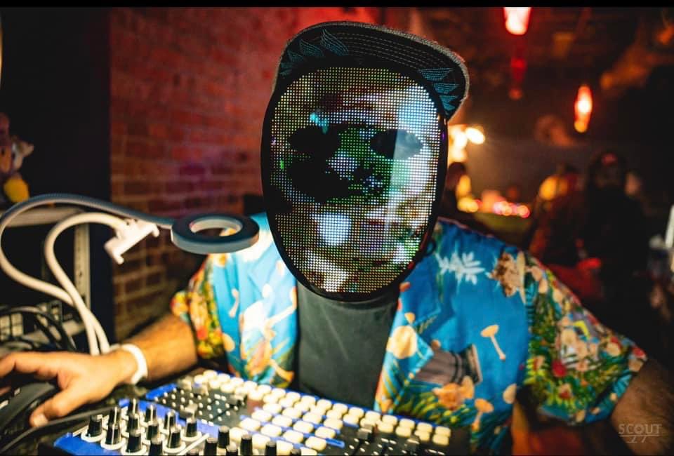 moestradamu5's tweet photo. Sorry Twitter! Been grinding lately! Here’s some peeks at what @Litbrush has been up to lately! @viJamFest V was a blast, @sincejuleye album release show was 🔥, and we have four projection installs this weekend for @FrozenDeadBredo! 🤯❤️🙏 Follow on the other socials too! 💡🖌️ https://t.co/ftRpvgp3pr