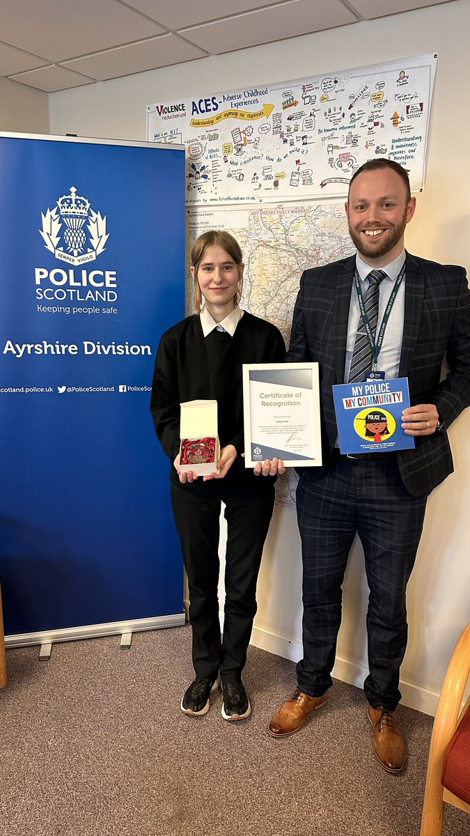 Met the skilled Judy Cook from @Grange_Academy1 today!

She graciously offered her impressive #BSL skills, soon to be featured in @IammeScotland & @PoliceScotland's 'My Police, My Community' animation 🎥

Meeting Judy during #SignLanguageWeek made our meeting extra special🏅