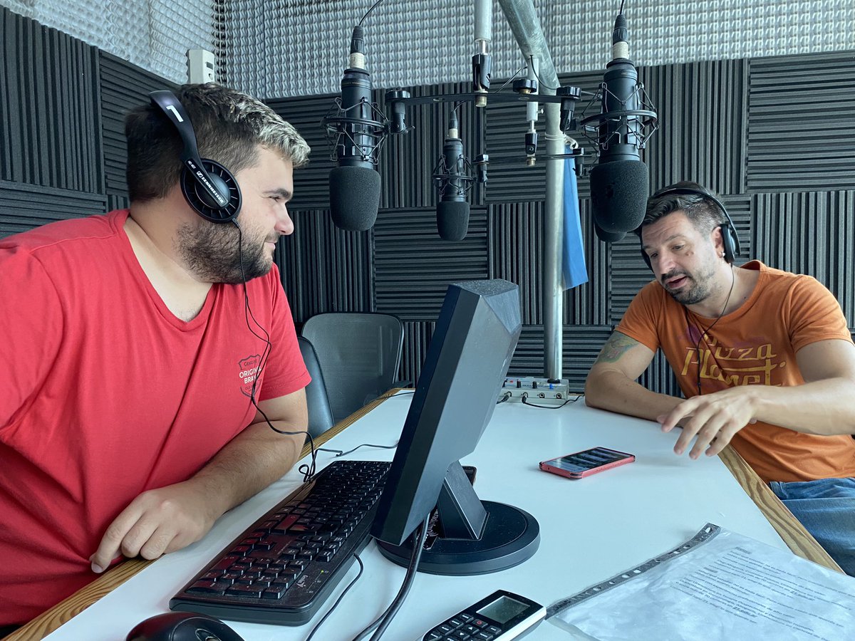 #Quilmes | Ya estamos en “Toco y Me Voy” hasta las 13:00 por <a href="/radiofmq/">Radio FMQ</a> 
💻 radiofmq.com/home.php

Con <a href="/choricalderon/">Diego Calderón</a> y <a href="/JuanchiEgido/">Juan Ignacio Egido</a> en los estudios.
Con <a href="/sebakerle/">Sebastián Kerle</a> , <a href="/FlacoFiorentino/">Sergio Fiorentino</a> y <a href="/Leonardo_Zarate/">Leo Zárate</a> en los móviles.
La producción de <a href="/Leandropaz08/">Leandro Paz ✳️</a> 
La dirección de <a href="/DaniBocar/">Daniel Bocar</a>