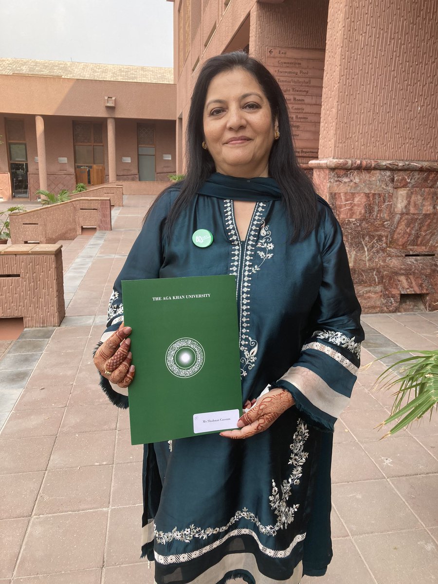 ShanazCassum's tweet photo. Alhamdullilah, Received Mentorship Award 2023, from #AKU School of Nursing and Midwifery. Thank you my peers and co faculty for endorsing me as your mentor. #qtl_net https://t.co/ZKx7ORjilP