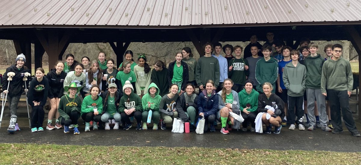 AVONXC's tweet photo. Paddy’s Day workout a success! This group earned those donuts and chocolate milk.🍀 https://t.co/WL75T8xjx3