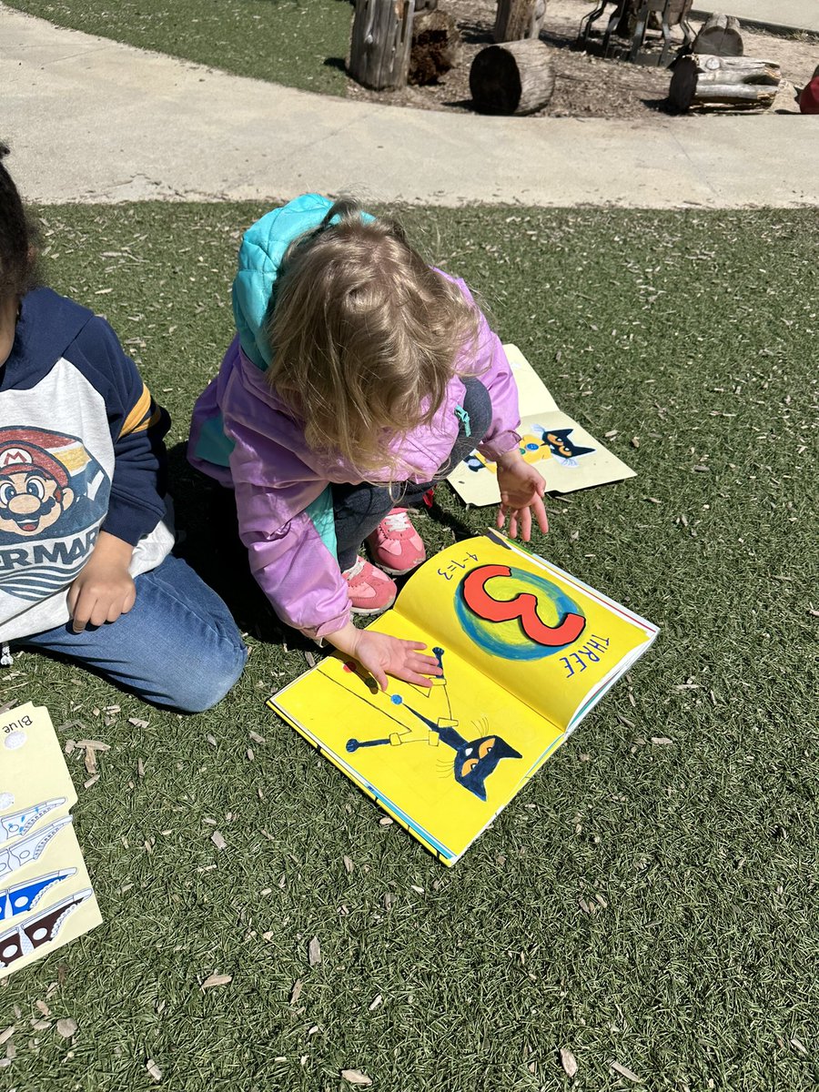 LHEStructuredPK's tweet photo. We will read @thepetethecat anywhere! #SchoolShoes #OnThePreKPlayground #LHECMES #GroovyButtons https://t.co/FRRj0f2PBi