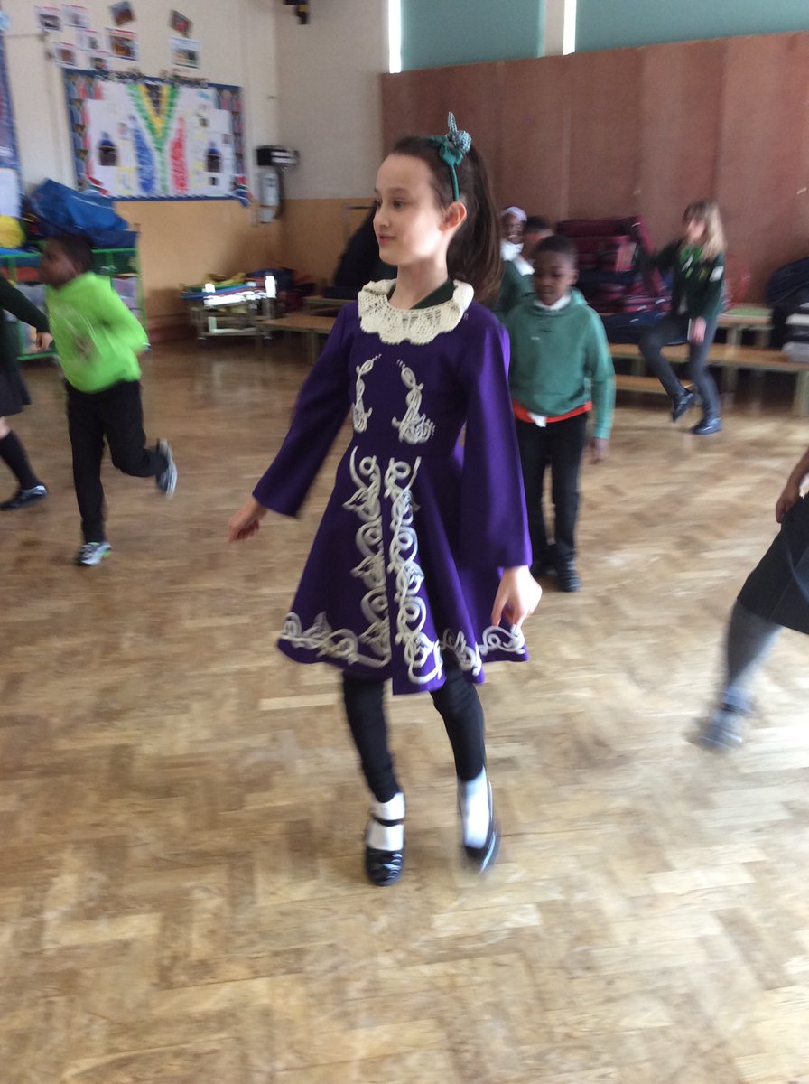 stpatsprimary's tweet photo. All the children are enjoying the St Patrick’s Day  celebrations #StPatricksDay2023  🇮🇪 ☘️🍀🧡💚 https://t.co/O2YCQ2HrvU