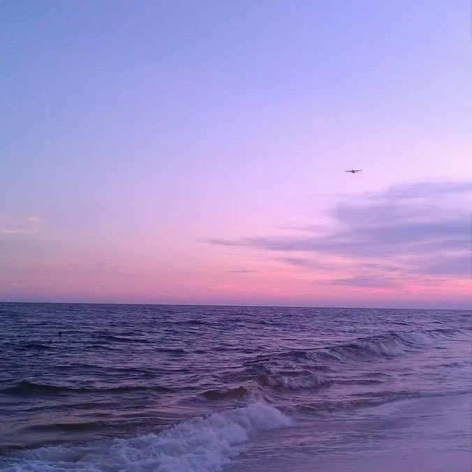 violettweets_'s tweet photo. pretty purple skies. https://t.co/JcRzVo6nvA