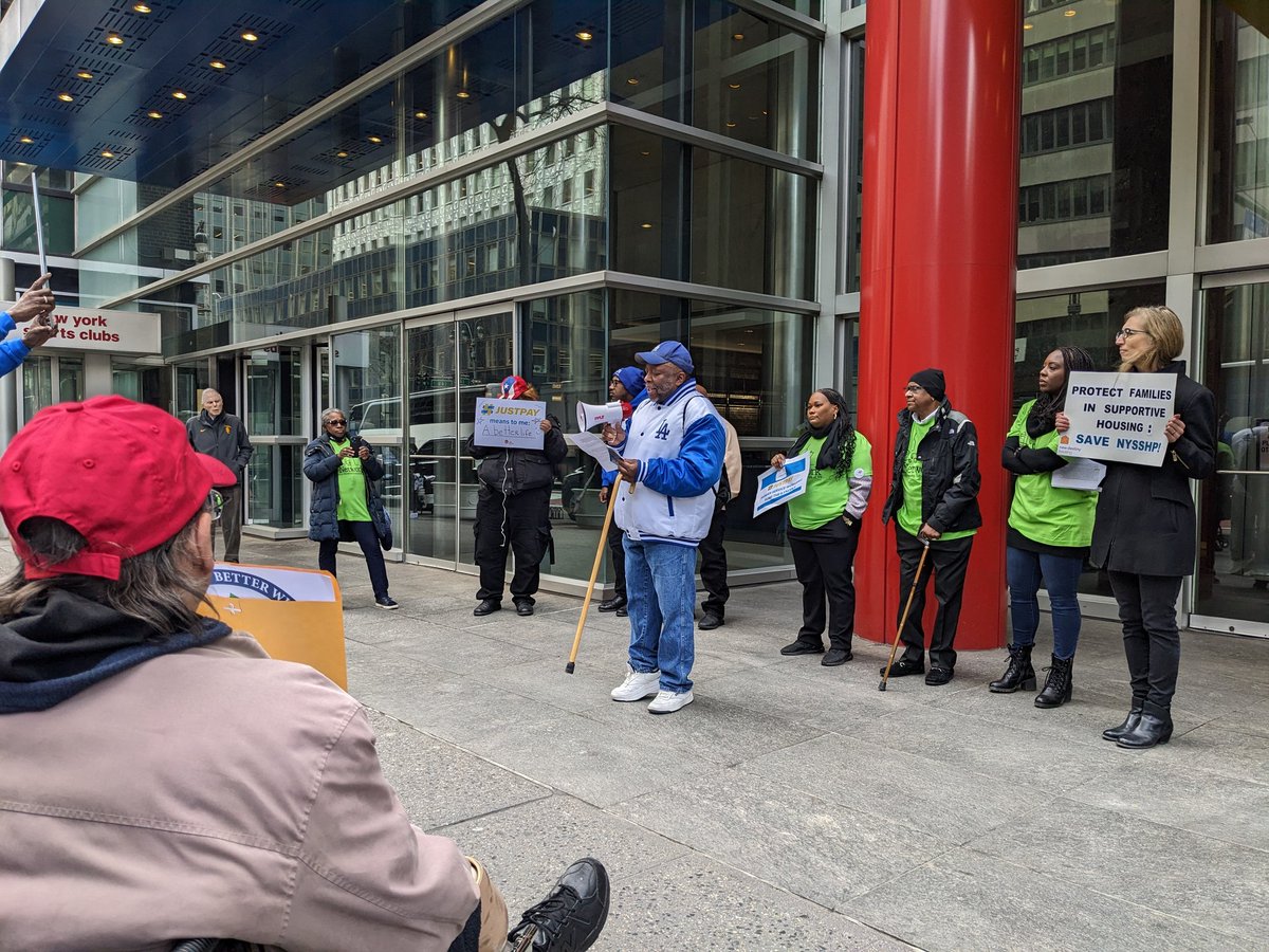 newdestinyorg's tweet photo. "It's time to step up to the plate @GovKathyHochul ! We need time to increase funding for #SupportiveHousing programs #NYSSHP and #ESSHI. We need an 8.5% COLA for social workers!" - Rob @theNetworkNY https://t.co/Z9FBM1EuAv