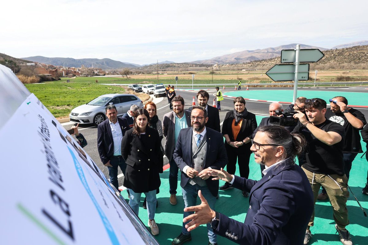 territoricat's tweet photo. 🚗 Posem en servei la variant d'Artesa de Segre
👉 Permet alleugerir de trànsit de pas l'interior del nucli urbà i afavoreix la mobilitat en aquest entorn, en el marc de les millores a l'Eix de Comiols
✔️ Inversió: 5,7 MEUR
https://t.co/azIp6SlrZp https://t.co/9NcRp0oHCk