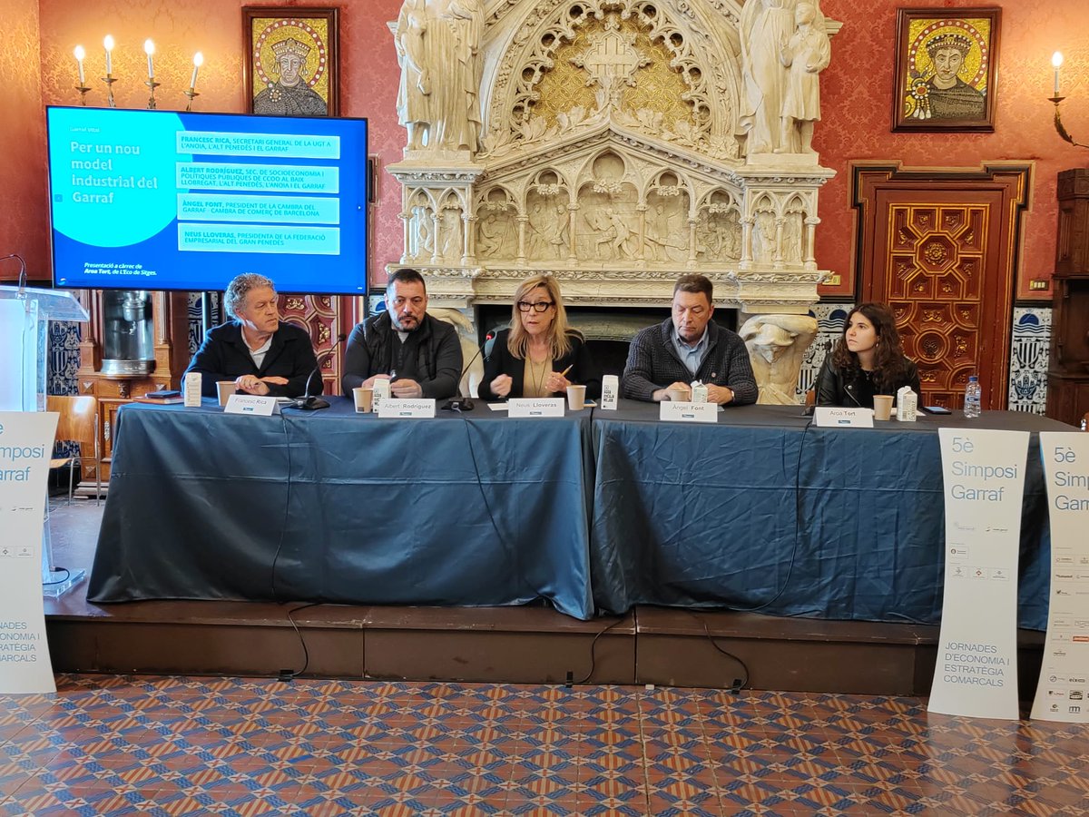 CambraBCN's tweet photo. 📸 Avui hem participat el 5è #SimposiGarraf, 'Estratègies de creixement i projecció de futur al Garraf', que organitza @NodeGarraf, a Sitges.
➡️ S'ha posat en relleu la necessitat d'un procés de reindustrialització per atraure activitat de component tecnològic i consolidar un sector industrial basat en el coneixement.