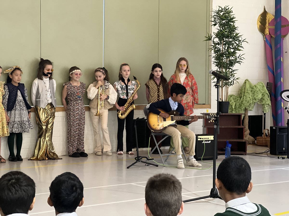 Greenfield_Sch_'s tweet photo. Our morning was filled with soulful melodies and groovy beats as Year 5 gave their class assembly on soul music๐ถ๐ ๐๐ชฉ
#GreenfieldSchoolWoking #MoreThanJustKnowledge #MoreThanJustMusic https://t.co/ZhESHQD6tE