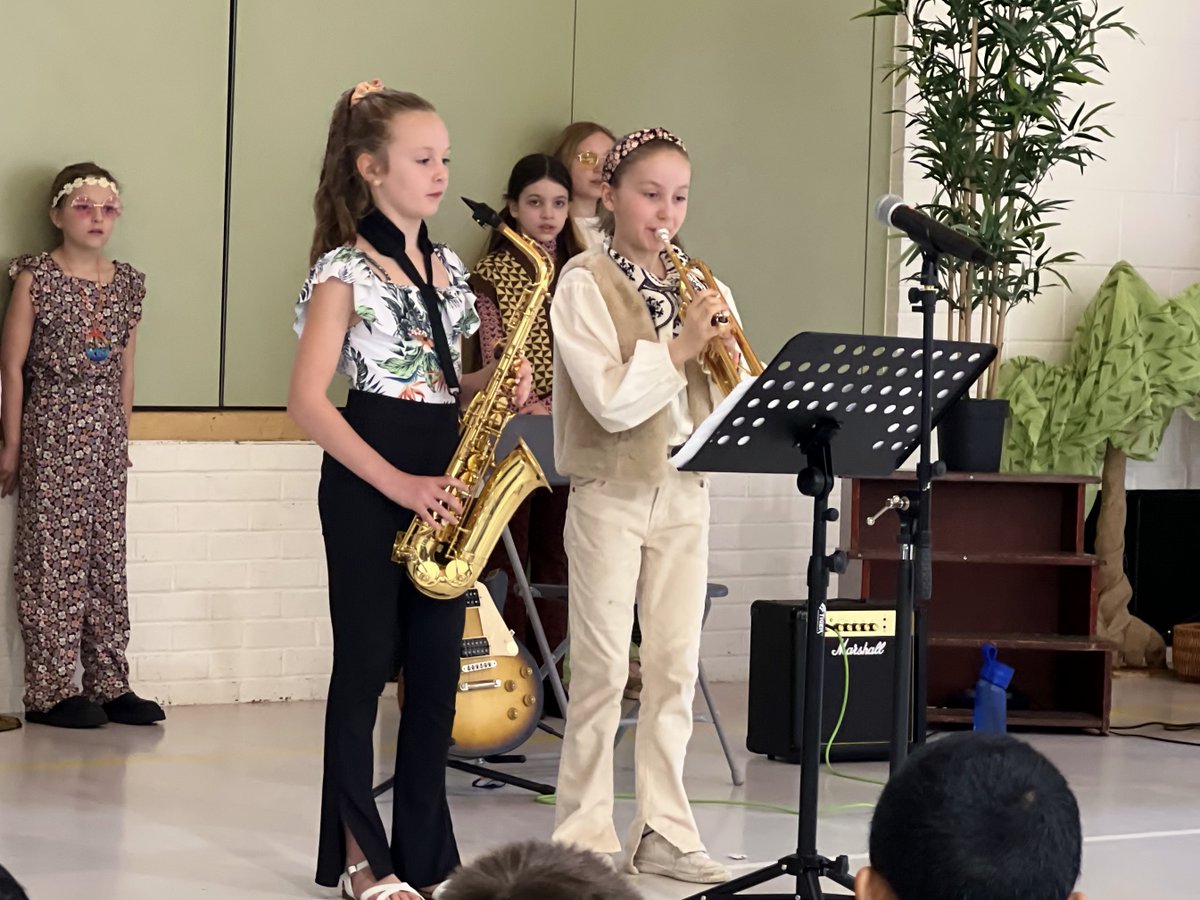 Greenfield_Sch_'s tweet photo. Our morning was filled with soulful melodies and groovy beats as Year 5 gave their class assembly on soul music๐ถ๐ ๐๐ชฉ
#GreenfieldSchoolWoking #MoreThanJustKnowledge #MoreThanJustMusic https://t.co/ZhESHQD6tE