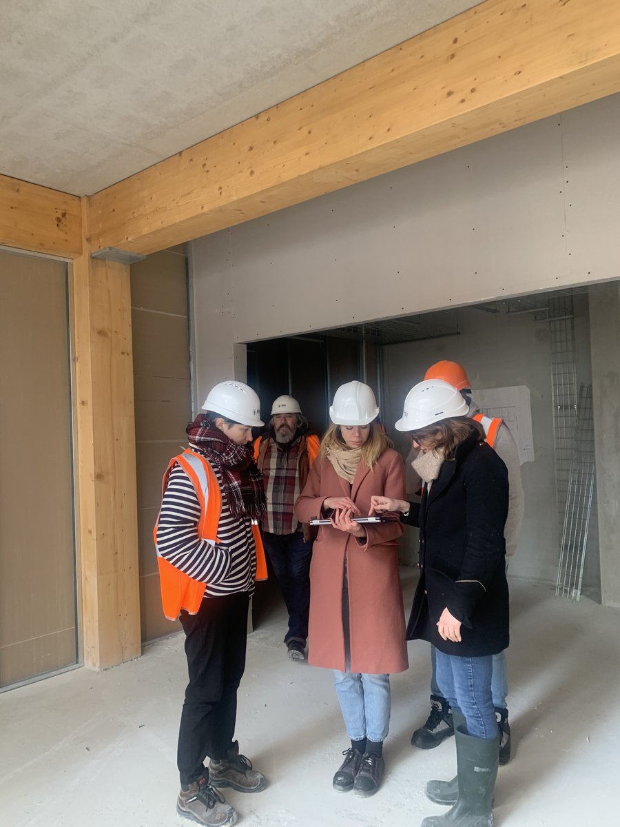 eticFR's tweet photo. [ CHANTIER 🏗 ] 

L'équipe s'est rendue sur le #chantier de notre futur #tierslieu WIKIVILLAGE à Paris !

Entre futurs bureaux, coworking, restaurants, espace évènementiel, commerces et terrasses, l’équipe a pu se projeter dans ce lieu qui ouvrira ses portes en septembre 2023 ! https://t.co/fkqQbQIP7E