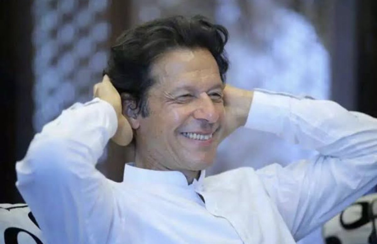 zartajgulwazir's tweet photo. چیف جسٹس صاحب 6 مقدمات اور درج کر دیں، سنچری مکمل ہو جائے گی، عمران خان کے بیان پر عدالت میں قہقہے۔۔!!
😂😂😂😂😂😂😂😂😂 https://t.co/SVXyz83Fts