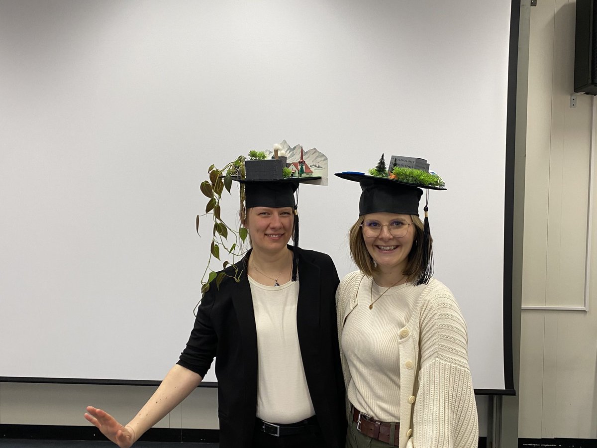 PhyGeo_LUH's tweet photo. Huge congratulations to @ClaudiaCzyk and @TWubbelmann for successfully defending their PhD theses on #ecosystem_services modelling and application this week @PhyGeo_LUH ๐๐ฉ๐ผโ๐๐ง๐ผโ๐๐ https://t.co/7BI0mIksPc