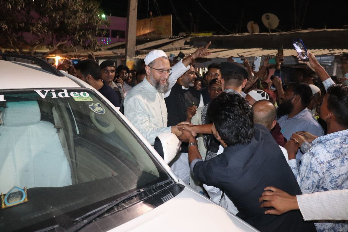 asadowaisi's tweet photo. सीमांचल #बिहार में अपनों के बीच।

इंशा'अल्लाह, कल से सीमांचल के मुख्तलिफ इलाकों का दौरा होगा। और जनसभाएं होंगी। https://t.co/a5cS4DuMIl