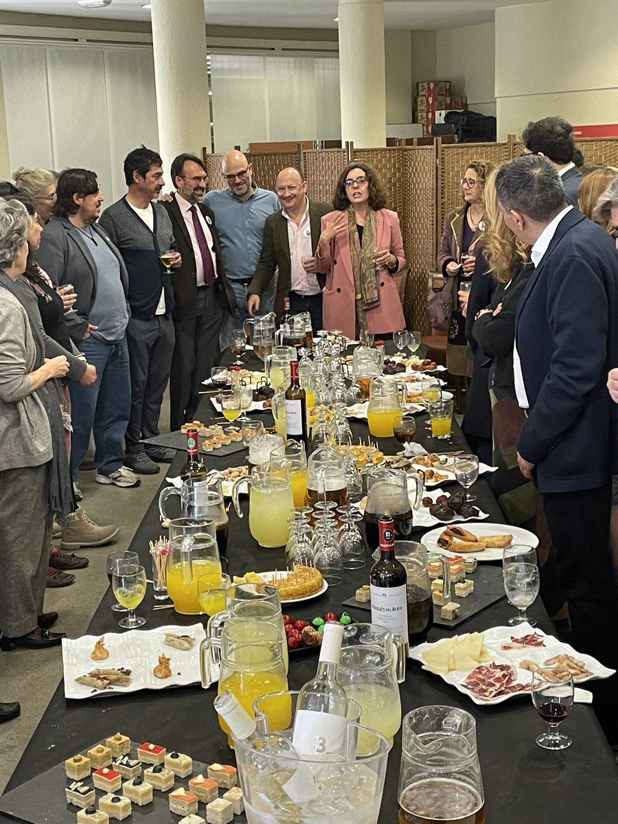DespiertaComplu's tweet photo. Gracias, gracias y gracias.
Este viaje no ha hecho más que comenzar 😉
#MatildeCarlónRectora #DespiertaComplutense https://t.co/9sAKngAtMv