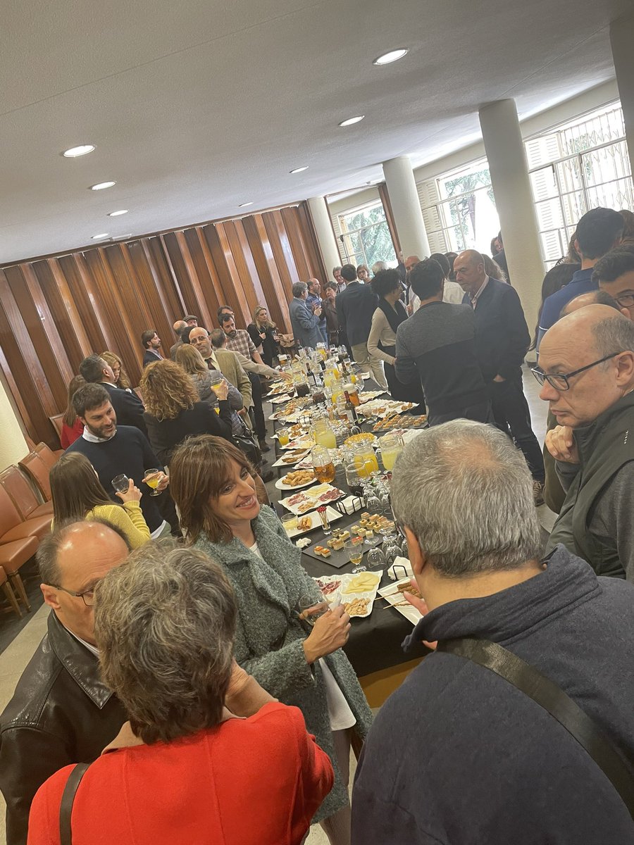 Gracias, gracias y gracias.

Este viaje no ha hecho más que comenzar 😉

#MatildeCarlónRectora #DespiertaComplutense