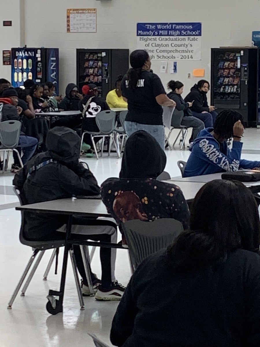 MundysMillHS's tweet photo. Senior meeting to refocus our scholars for the last 35 school days to ensure they finish strong and remain safe through graduation on May 26th. #THEEmill #seniorclass2023 #finishstrong https://t.co/FneIhb7XDC