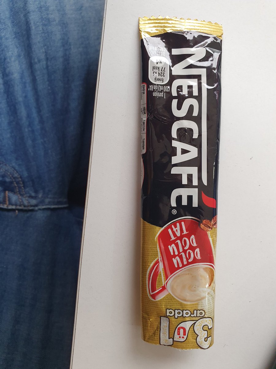 Ckr06Ec's tweet photo. @NestleyeSor nescafe aldim son kullanma tarihi gecmemesine ragmen bozuk cikti. Mail olarak yazdim dikkate alip dönüş bile yapilmadi nestle olarak kutlarim sizi. https://t.co/dj7Witpo08