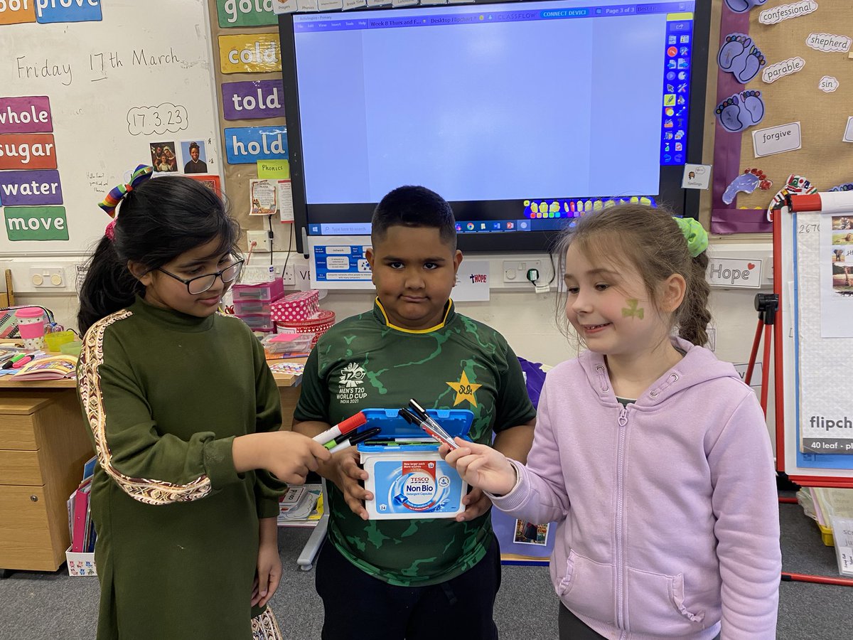 HolyFamilyYear2's tweet photo. We have been recycling our pens. #recycling #livesimplybrum #livesimplyhfb10 @CAFOD @BCPP__ @BhamDES https://t.co/u2a7W1WaWL