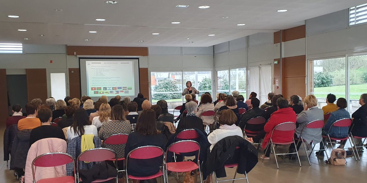 CDeroche_Senat's tweet photo. Réunion des femmes élues de mon département, venues nombreuses ce matin, au cours de laquelle je leur présente mon activité de sénatrice et les travaux de la session parlementaire. Un moment convivial et sympathique bienvenu ! https://t.co/h5fnuwhd6H