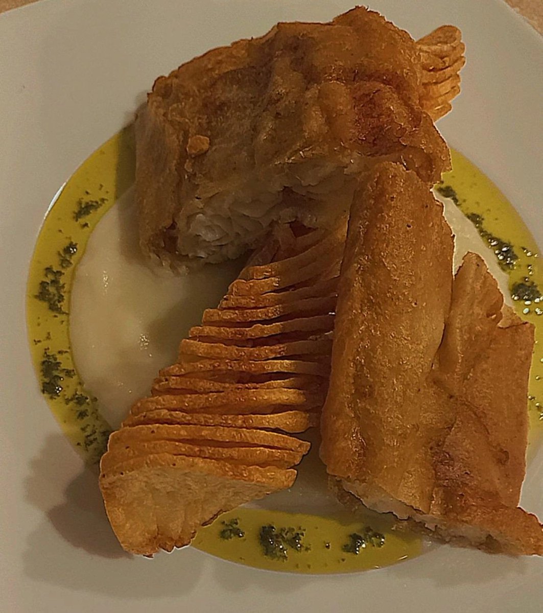 FaridValerdi's tweet photo. Fish & Chips.
.
.
.
#foodie #tasty #cheflife #foodstudio https://t.co/JTsFgB1RVT