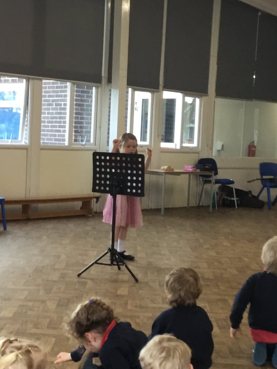 Y4RedgateCP's tweet photo. Our year 2 finalists were amazing in our talent show this afternoon #rcpwellbeing #rcpl4l #rcpwenurture https://t.co/rPbjTLAgQN