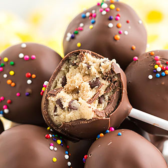 DiddyCakes1's tweet photo. This weekend we have a special offer, our new cookie dough cake pops. #LimitedEdition #SpecialOffer https://t.co/0daxyyHlLG