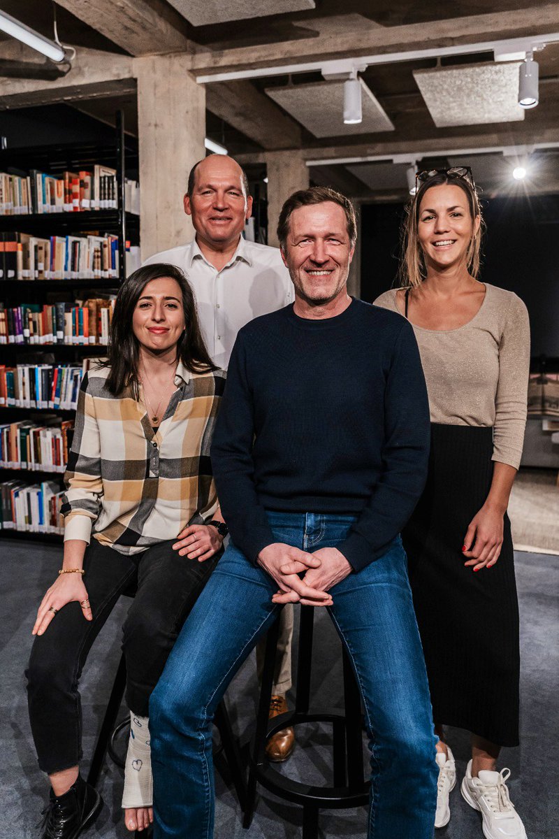 PSofficiel's tweet photo. Installation ce vendredi du nouveau Bureau du PS, l'organe exécutif du parti. L’ensemble des instances internes ont été renouvelées dont le Collège des Présidents et Vice-Présidents du PS composé de @PaulMagnette @LambelinAnne @PhilippeClose et @DuyCelik https://t.co/qs6aG1S0HE