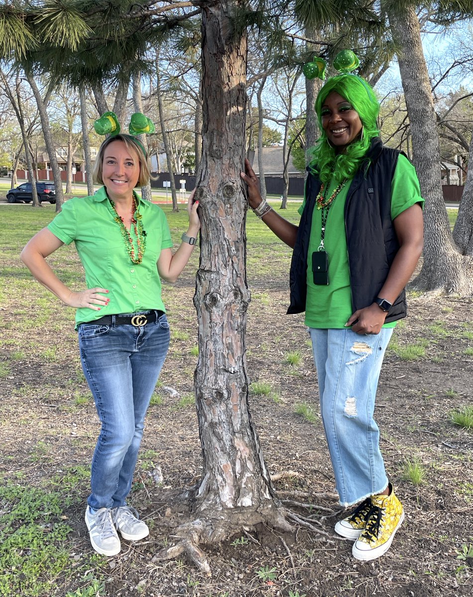 Of course my admin did not disappoint on this St. Patrick's Day! <a href="/eboneedk/">Dr. Ebonee D. King</a> <a href="/amberross2006/">Amber Ross</a> #VCLibrary #VCEStrongerTogether #youbelongatVCE #myMISD