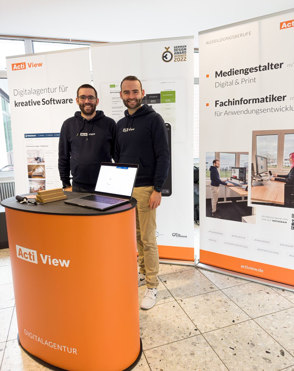 actiview's tweet image. Bei der Ausbildungsmesse ZUKUNFT:BERUF konnten Tanja, Johannes und André vielen interessierten SchülerInnen einiges über die Ausbildung als “Mediengestalter (m/w/d)” und “Fachinformatiker (m/w/d)” sowie über unsere Agentur vermitteln. 🧑‍🏫
#ausbildung #webentwicklung