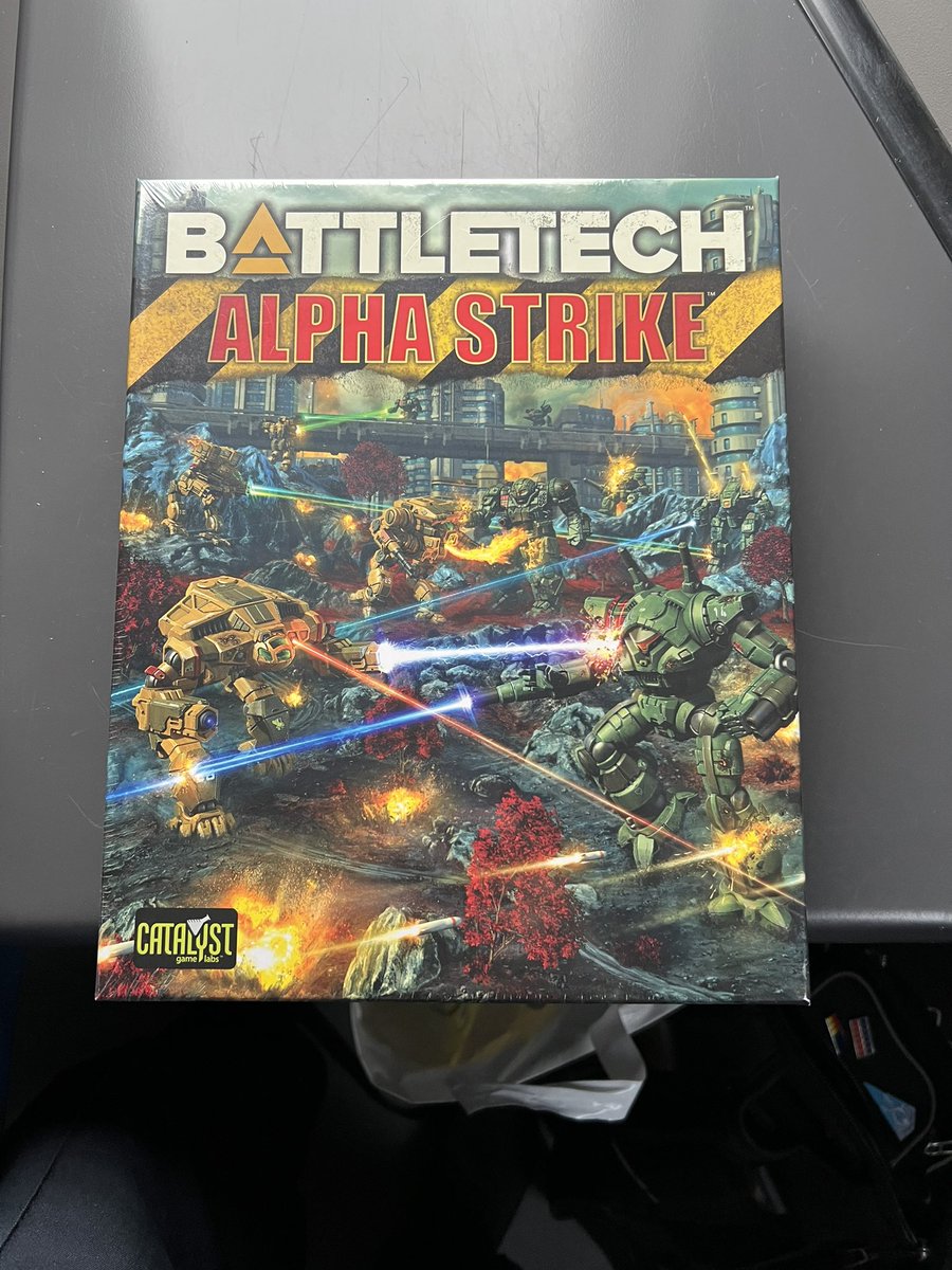 Local FLGS got this in stock. A long time since I bought something this fast #classicbattletech #alphastrike #PaintingWarhammer