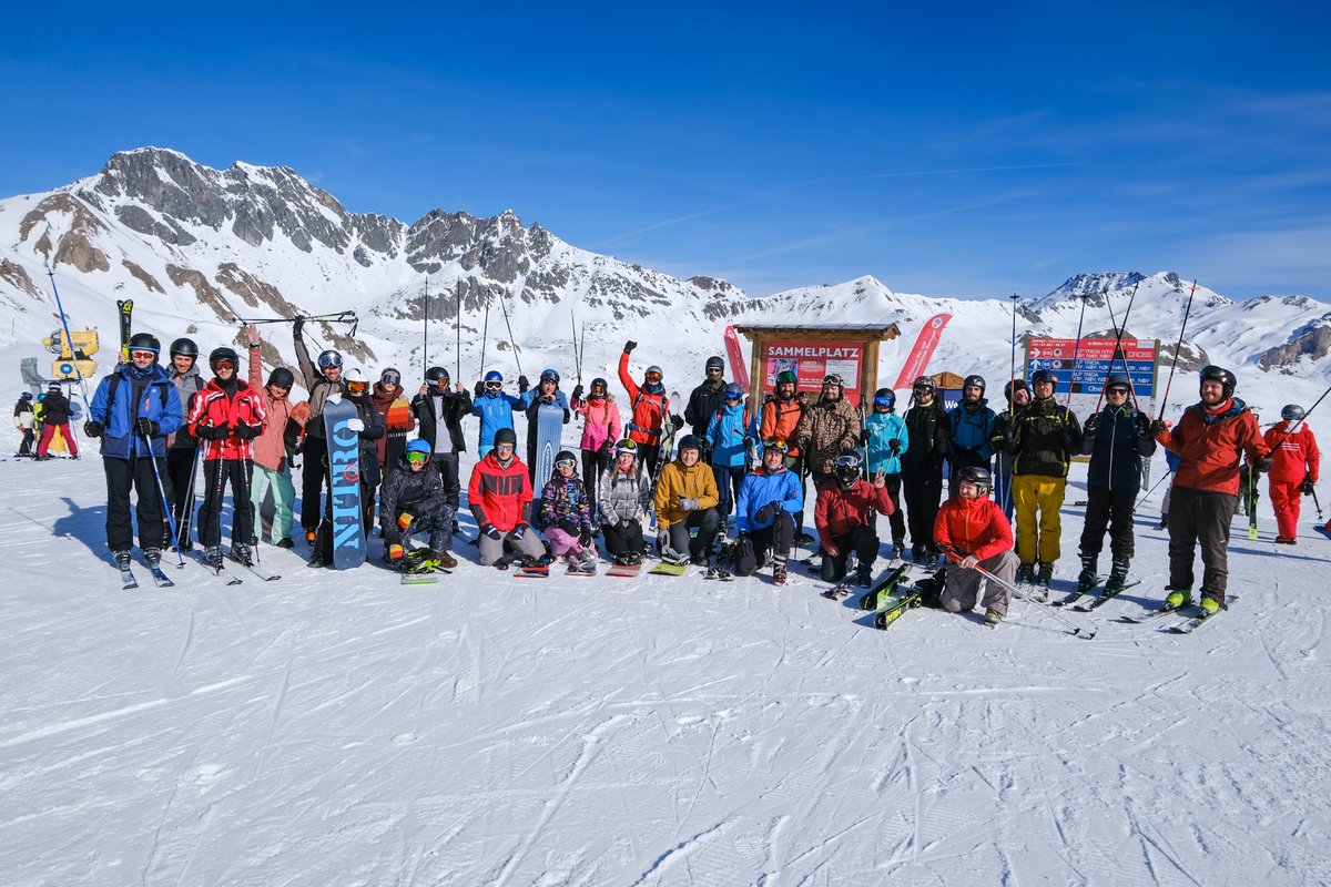 MapTiler's tweet photo. 1/6: What an event! Last week, we met in a Swiss resort to enjoy our annual skiing holiday. It was a fantastic opportunity to bond as a team and have fun in the snow. 🧵 https://t.co/QQKKgjJvoQ