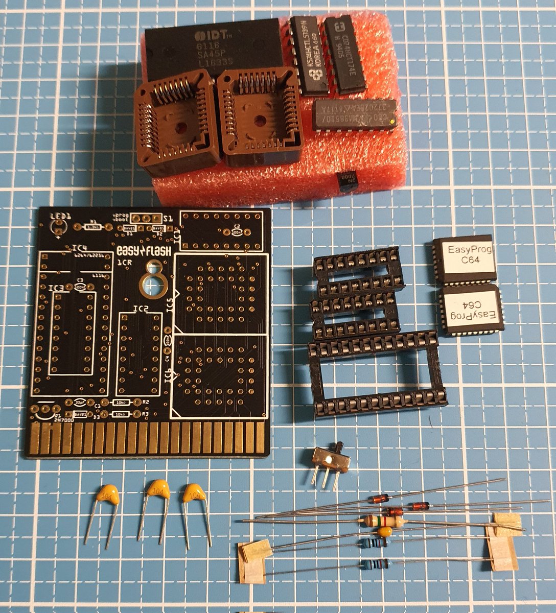 RetroWizzard's tweet photo. New soldering kit for an #EasyFlash 1 CR (=Cost Reduced) has arrived.
Unfortunately for me a "routine surgery" has kicked me in the balls more than anticipated. So no soldering for me atm.🤷♂️
#retrogaming #Commodore #C64 https://t.co/nWhIWUYNBt