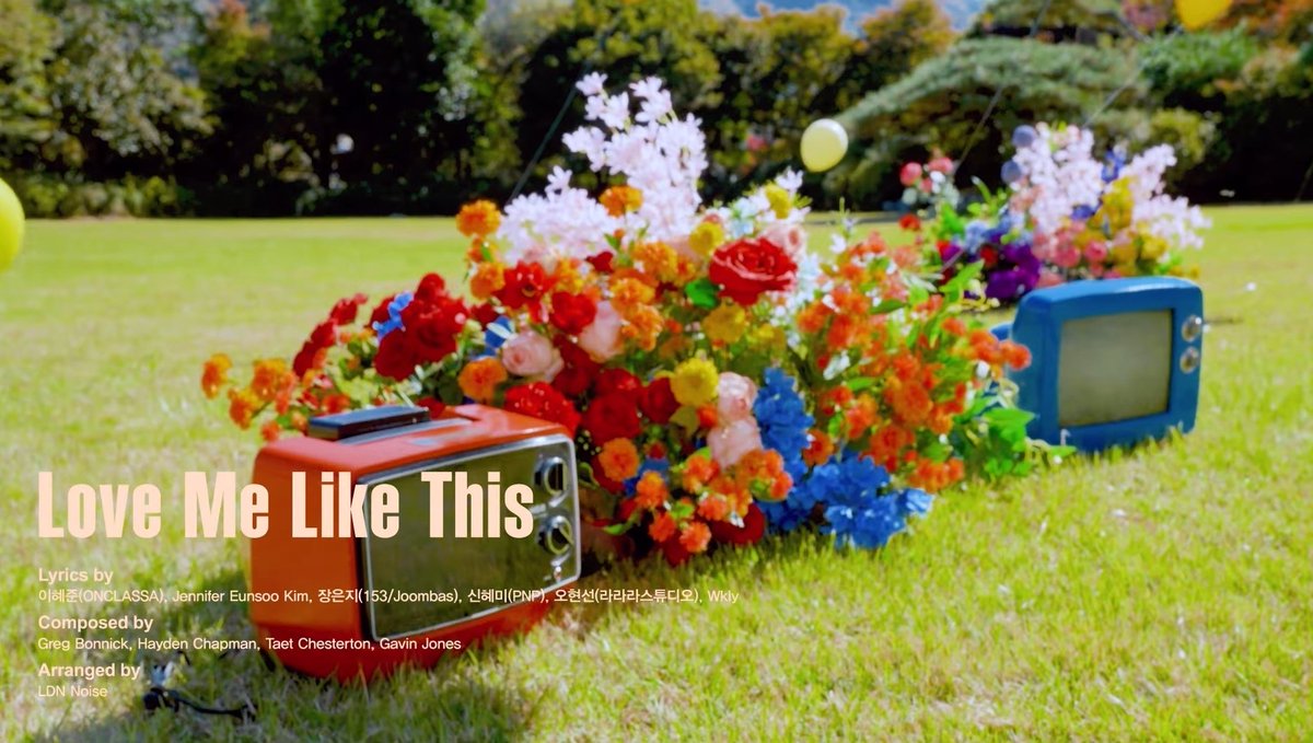 pinkliluvz's tweet photo. DROP THE TAGS and remember to RETWEET all tags you see 
GOAL: 100 replies 

LOVE ME LIKE THIS MV TEASER
#NMIXX_LoveMeLikeThis_Teaser
#NMIXX #엔믹스
@NMIXX_official https://t.co/8yDSQX9HQN