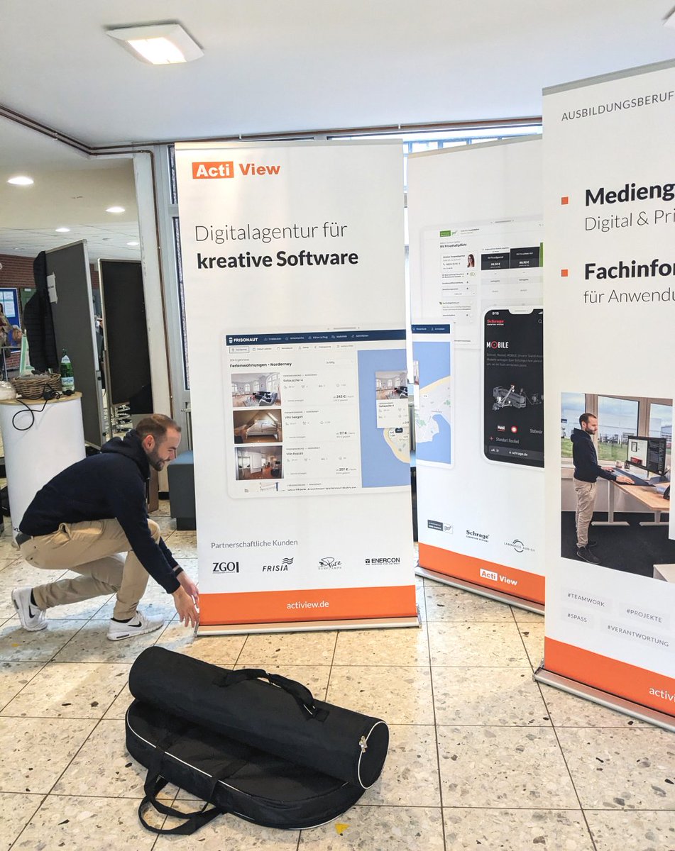 actiview's tweet image. Bei der Ausbildungsmesse ZUKUNFT:BERUF konnten Tanja, Johannes und André vielen interessierten SchülerInnen einiges über die Ausbildung als “Mediengestalter (m/w/d)” und “Fachinformatiker (m/w/d)” sowie über unsere Agentur vermitteln. 🧑‍🏫
#ausbildung #webentwicklung